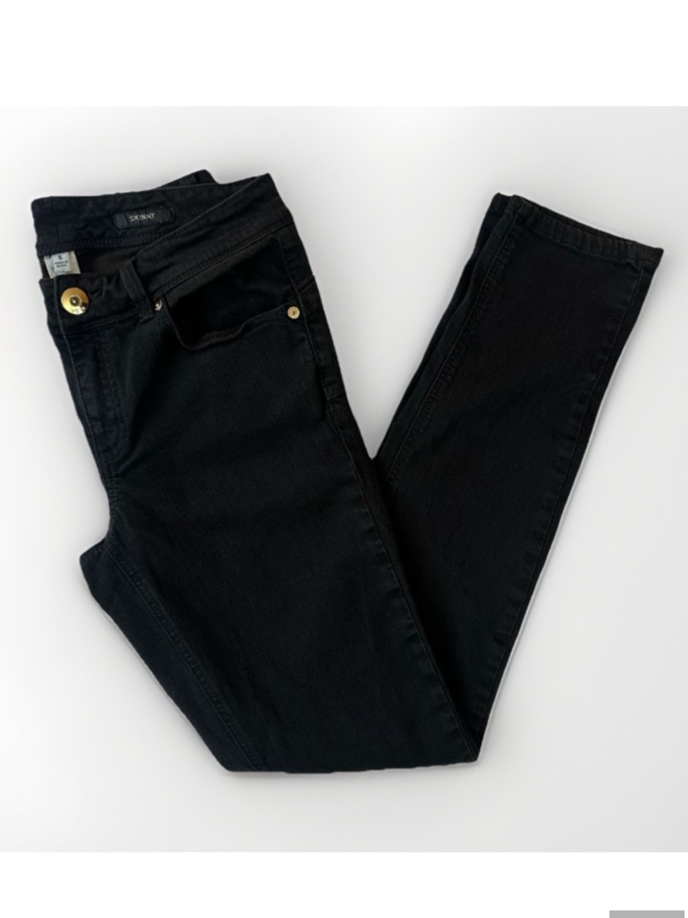 Cache Black Skinny Jeans Gold Button Classic Denim Women’s Size 6‎